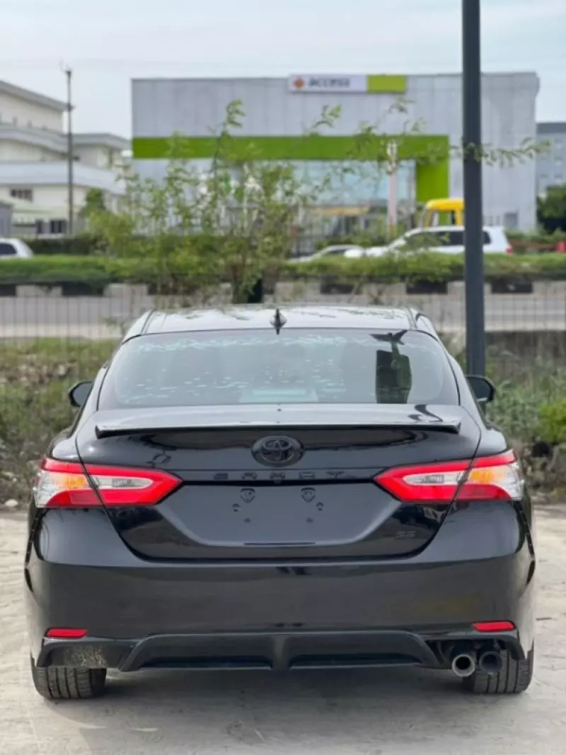 Toyota Camry   - 2020