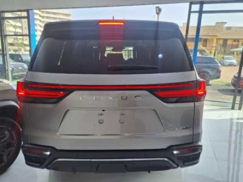Lexus LX 600   - 2023