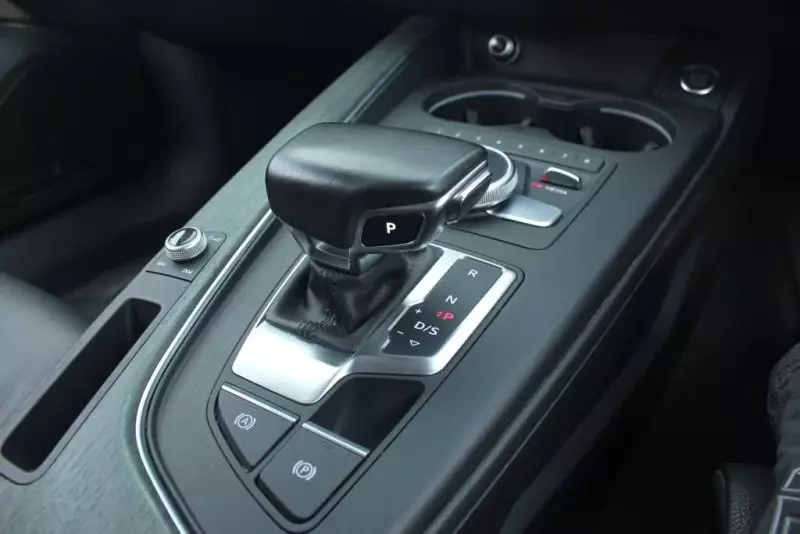 Audi A4   - 2017