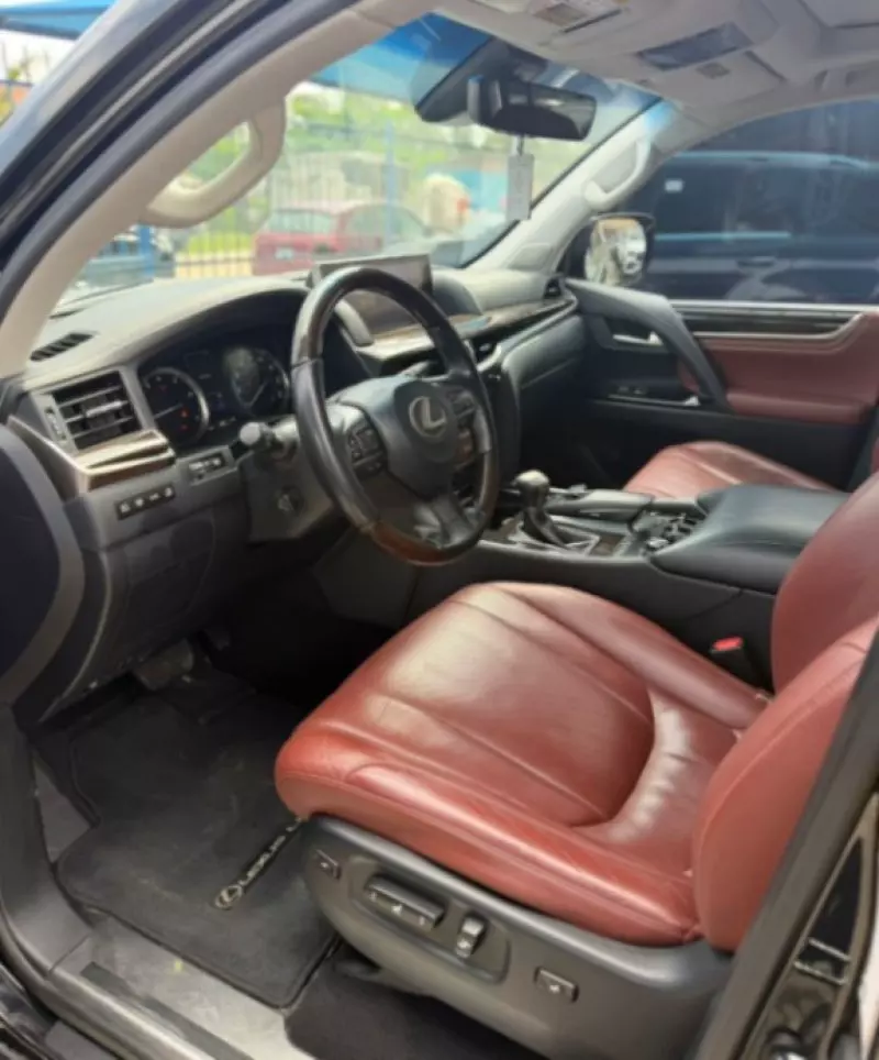 Lexus LX 570   - 2020