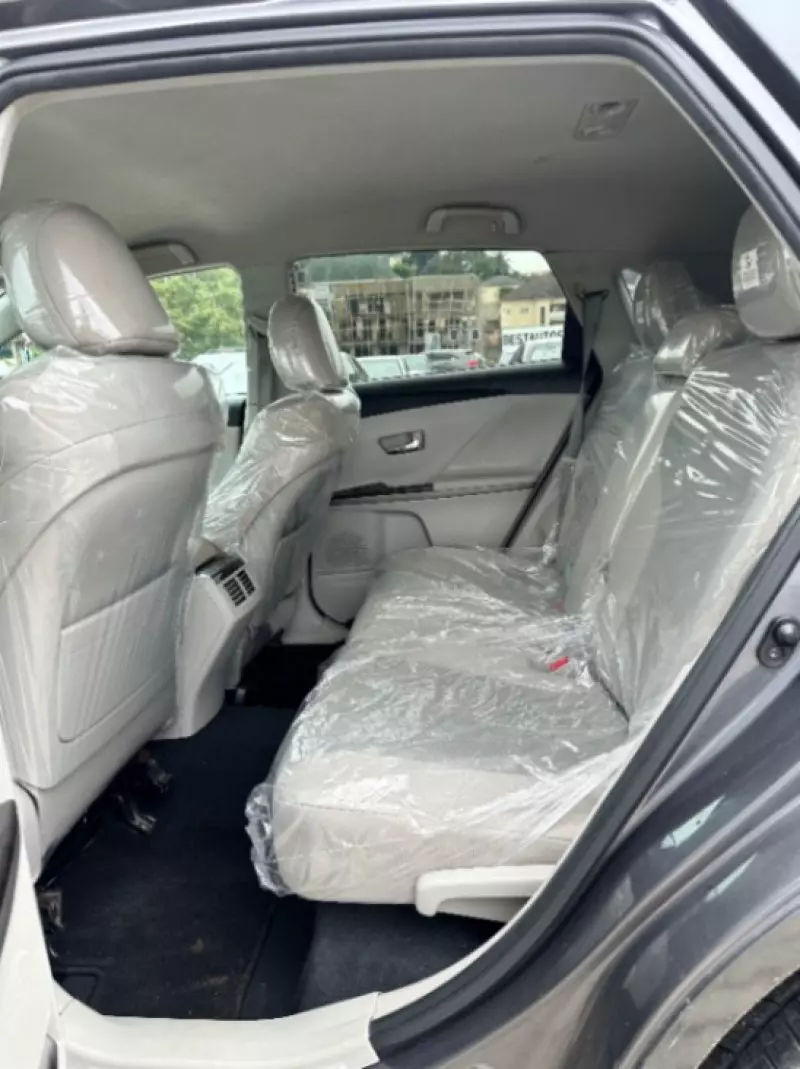 TOYOTA Venza   - 2014