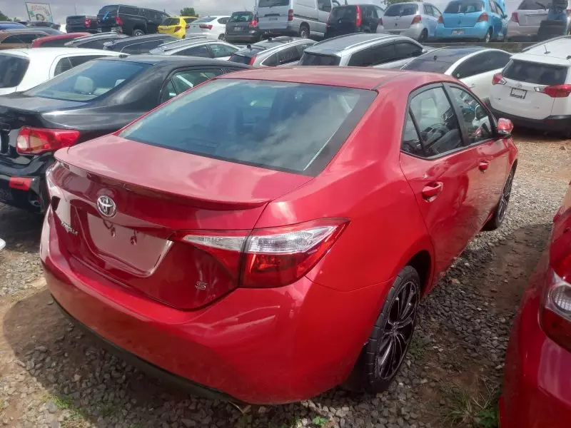 Toyota Corolla   - 2016