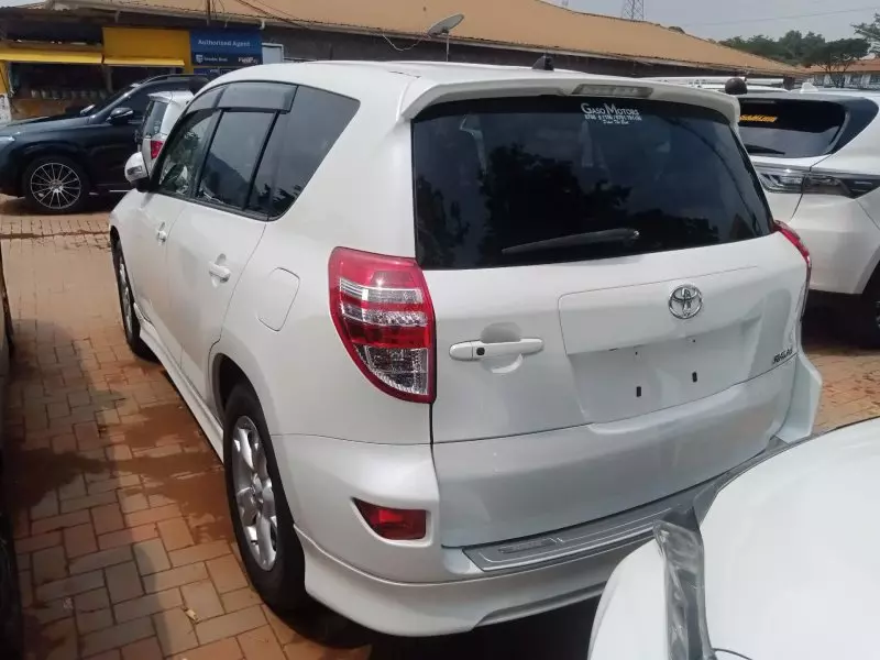 Toyota Vanguard    - 2012