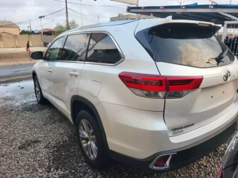 TOYOTA Highlander   - 2015