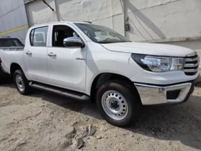 Toyota Hilux   - 2024