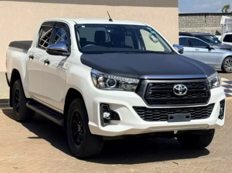 Toyota Hilux   - 2019