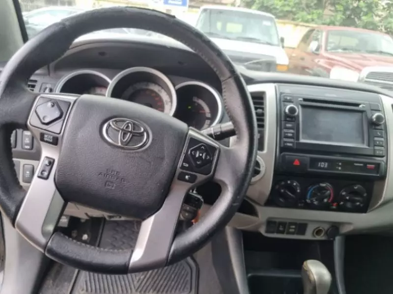 Toyota Tacoma   - 2013