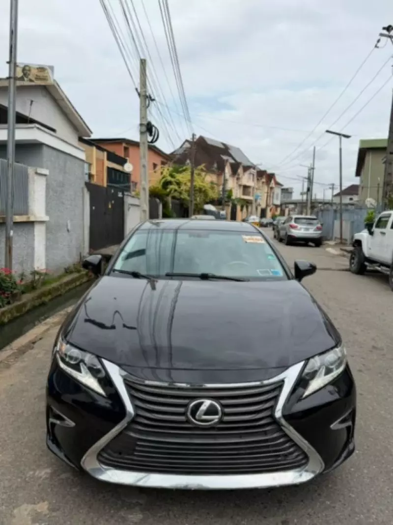 Lexus ES   - 2013