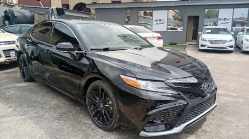 Toyota Camry - 2021