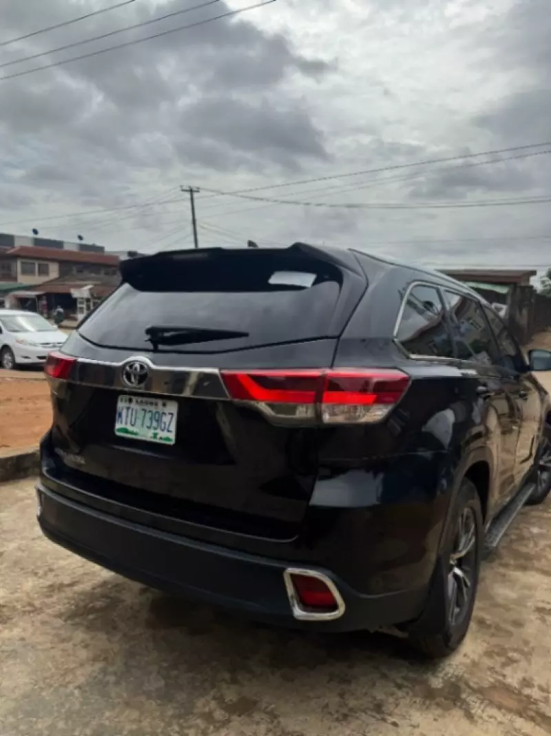 TOYOTA Highlander   - 2016