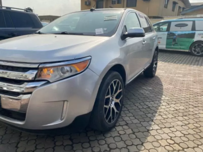 Ford Edge   - 2012