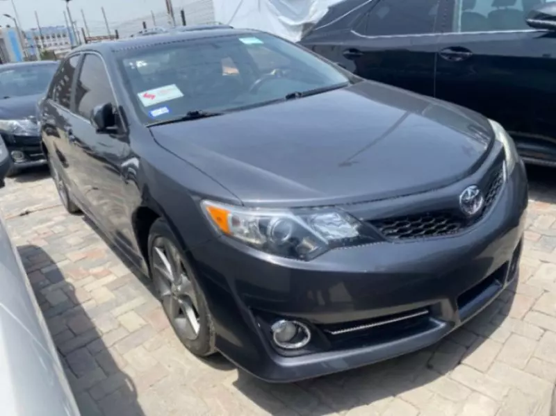 TOYOTA Camry   - 2012