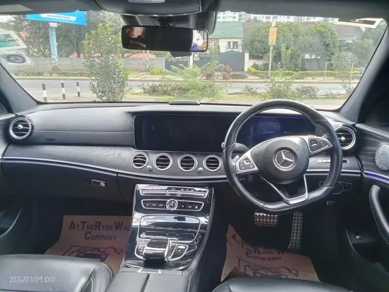 Mercedes-Benz E200   - 2017