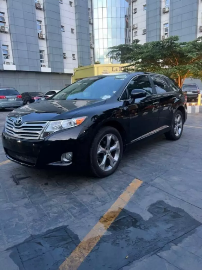 Toyota Venza   - 2011