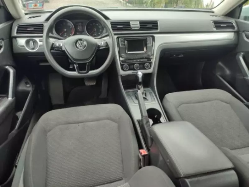 Volkswagen Passat   - 2018