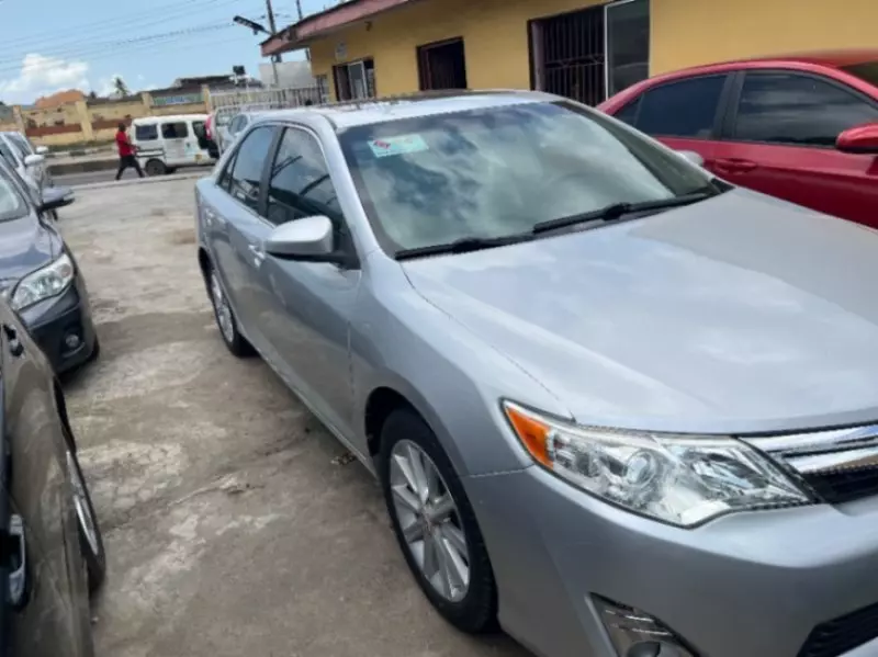 Toyota Camry   - 2012