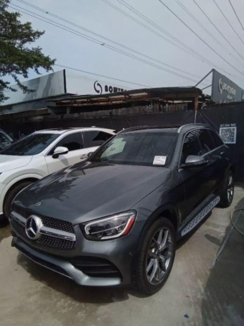 Mercedes-Benz GLC 300   - 2021