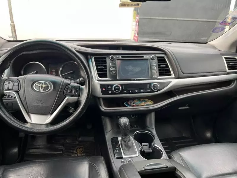 Toyota Highlander   - 2014