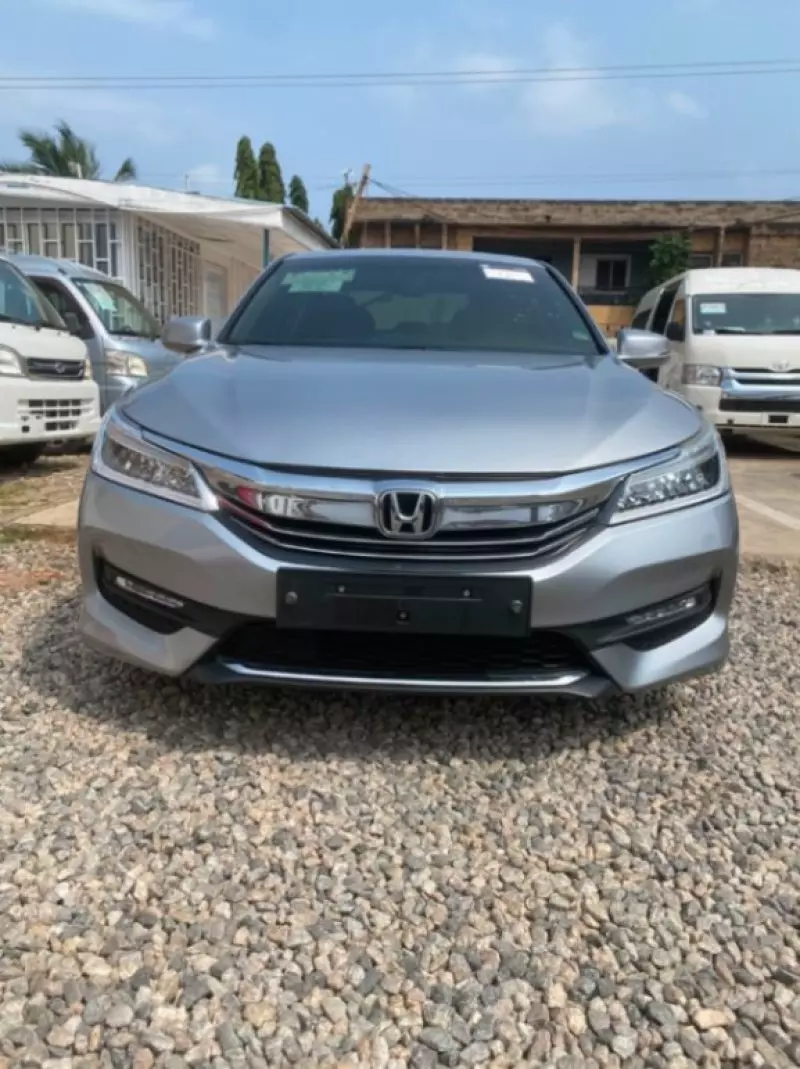 Honda Accord   - 2017