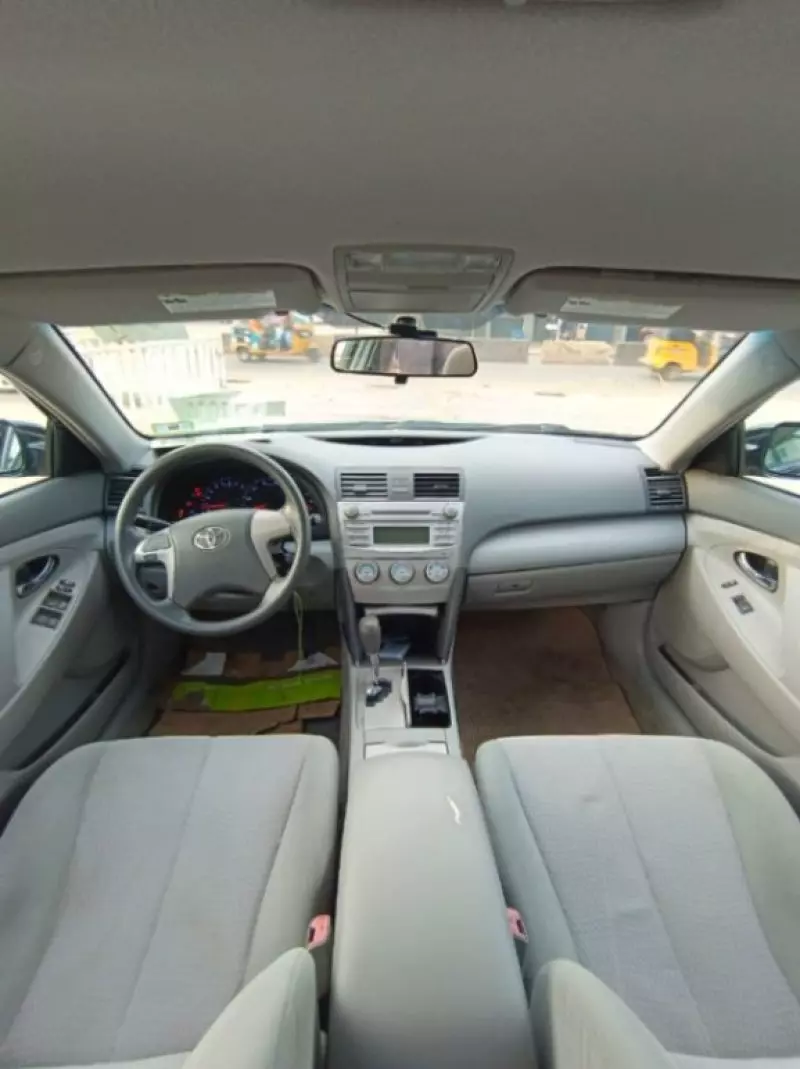 TOYOTA Camry   - 2010