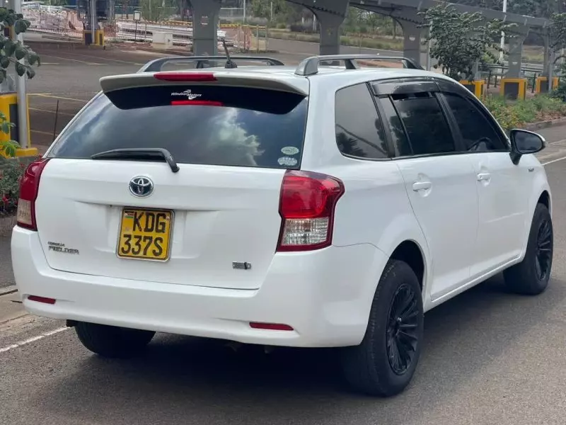 TOYOTA Fielder hybrid    - 2017