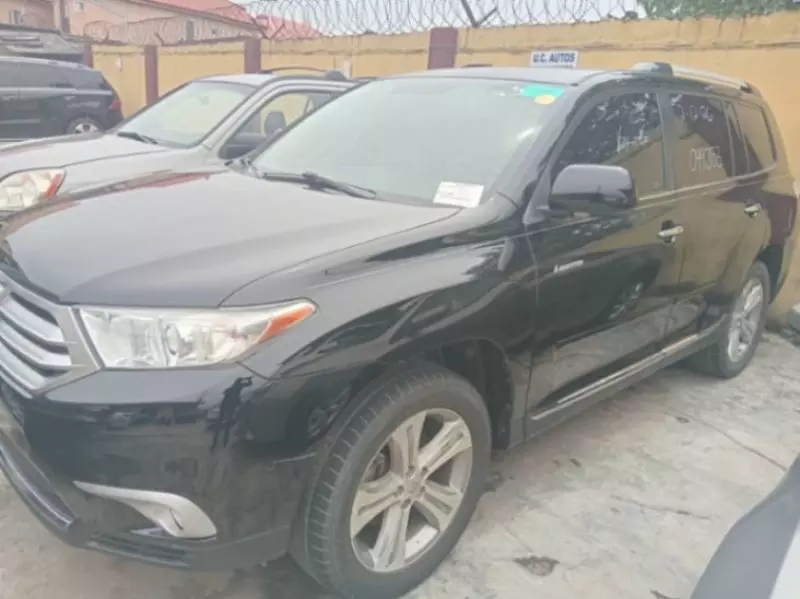 Toyota Highlander   - 2011