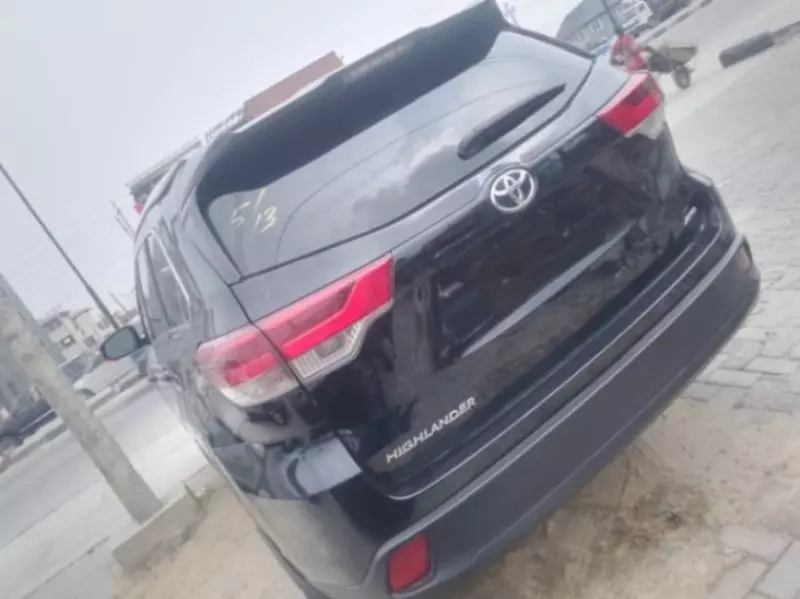 Toyota Highlander   - 2019