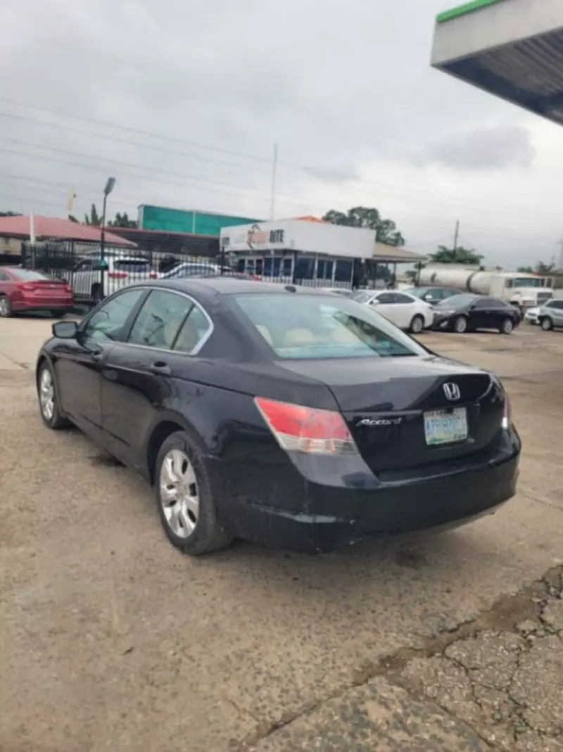 Honda Accord   - 2010