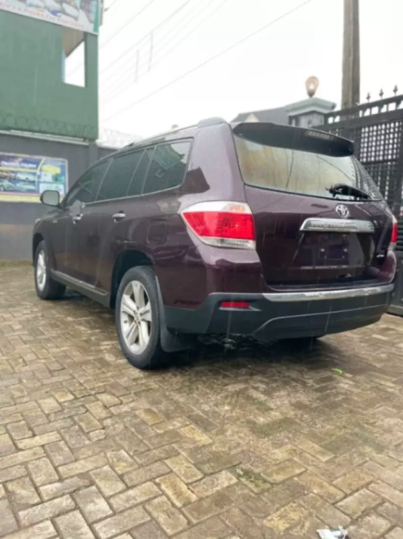 TOYOTA Highlander   - 2013