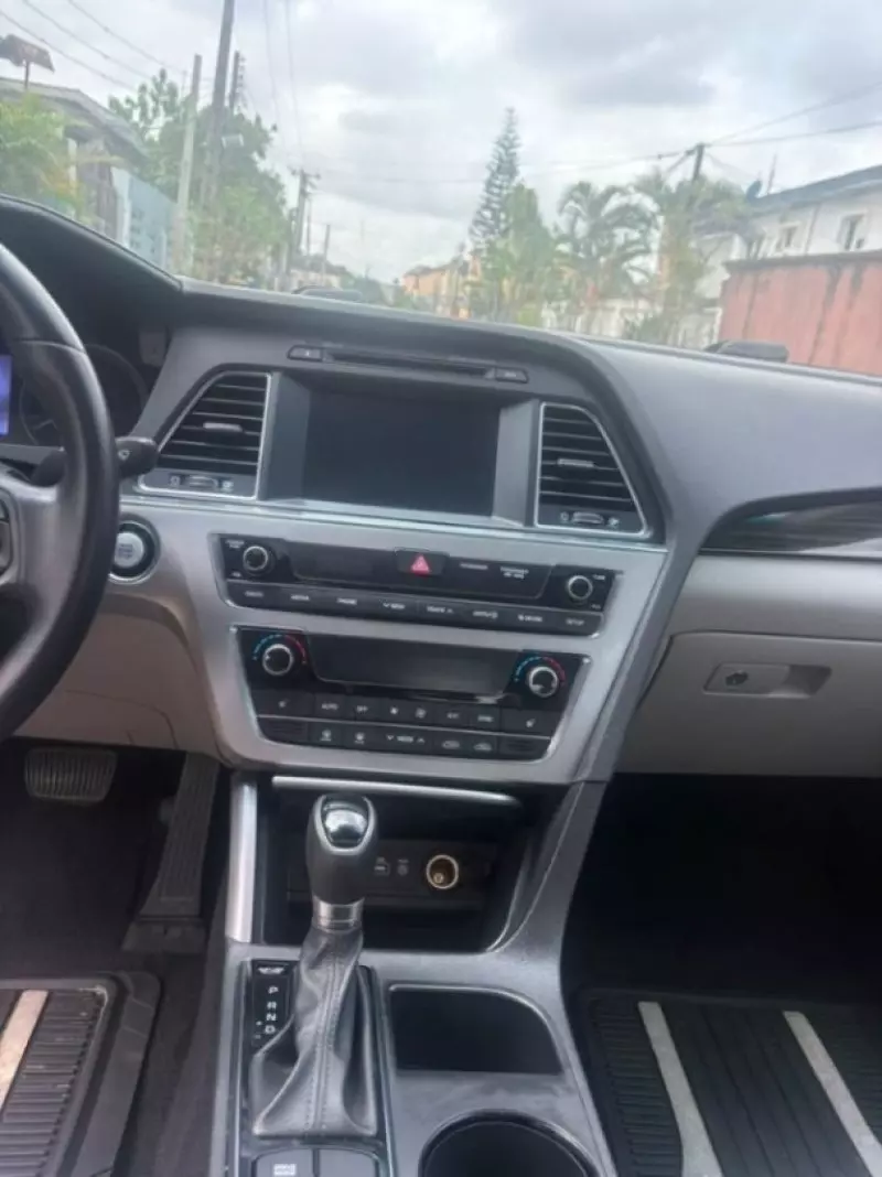 Hyundai Sonata   - 2016