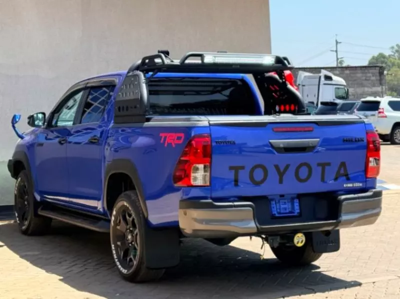 TOYOTA Hilux - 2019