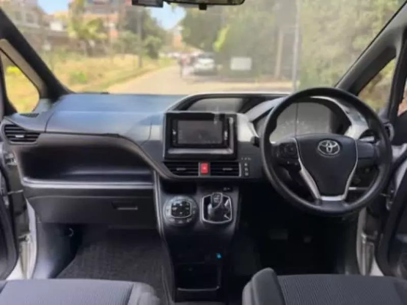 TOYOTA Noah   - 2019
