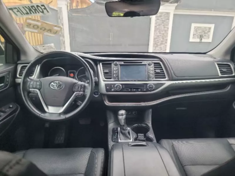 Toyota Highlander   - 2018