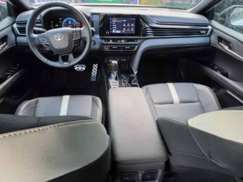 TOYOTA Camry   - 2025