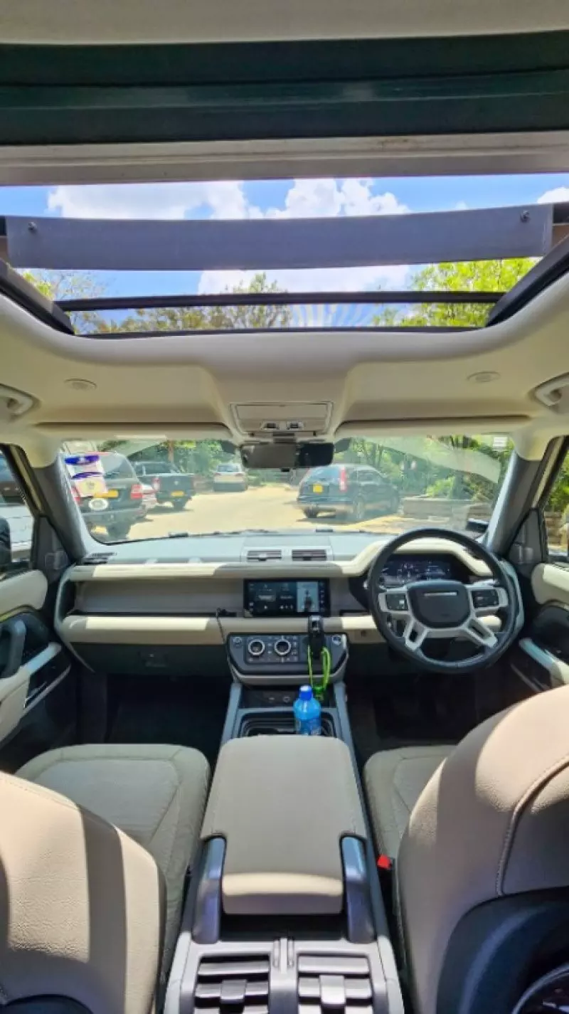 Land Rover Defender   - 2020