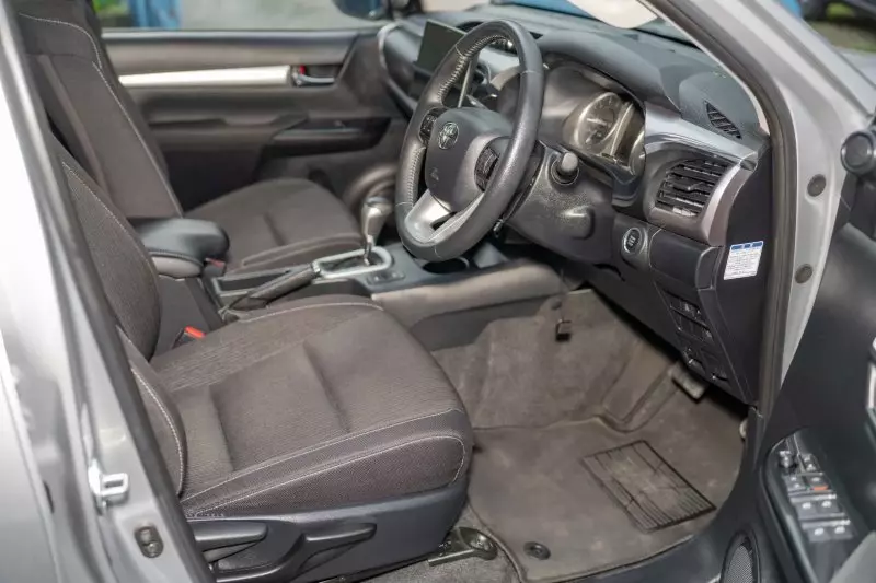 TOYOTA Hilux   - 2024