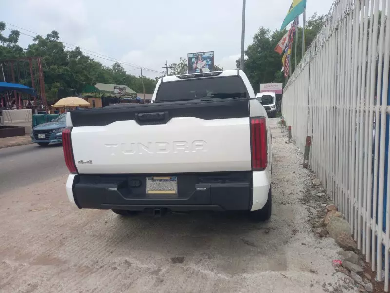 Toyota Tundra   - 2024