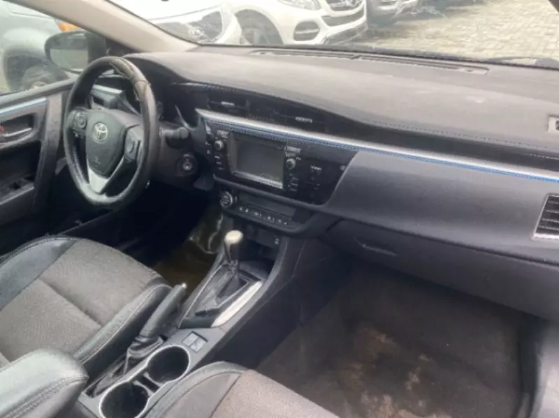 Toyota Corolla   - 2016