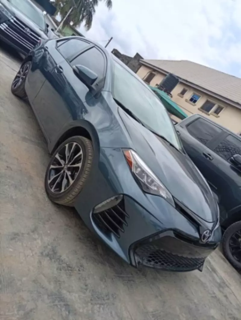 TOYOTA Corolla   - 2017