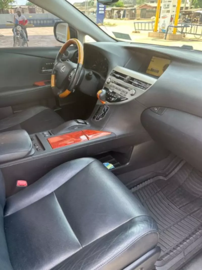 Lexus RX   - 2010