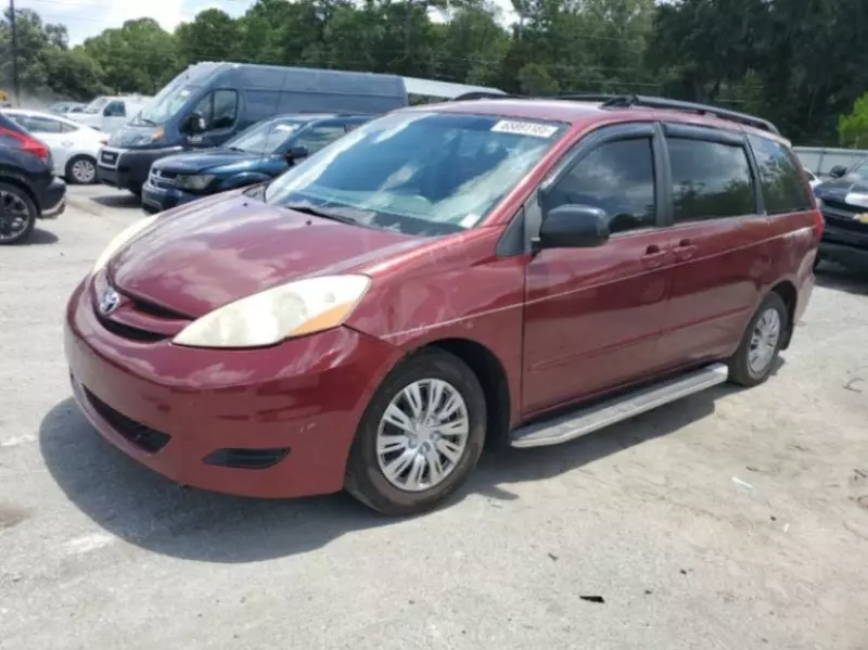 Toyota Sienna   - 2010