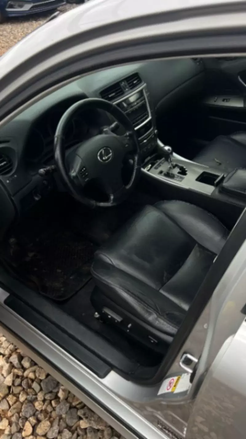 Lexus IS   - 2009