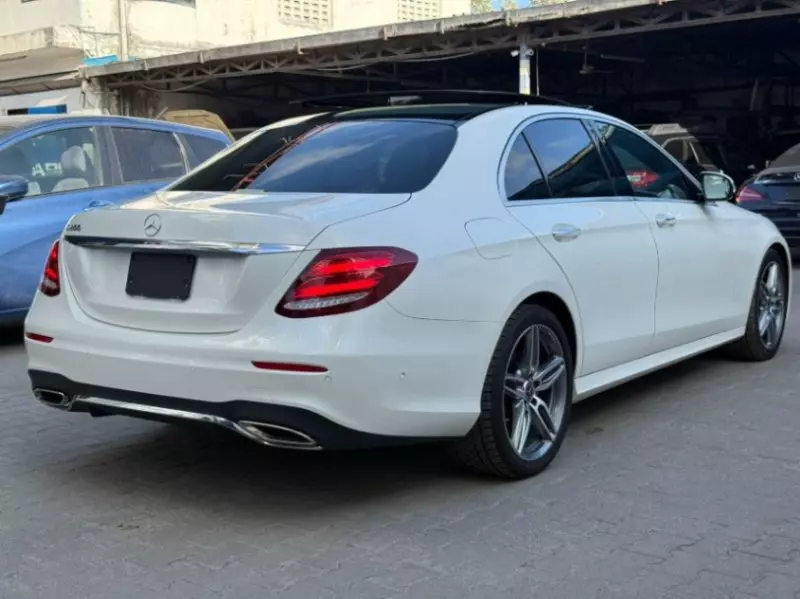 Mercedes-Benz E200   - 2018
