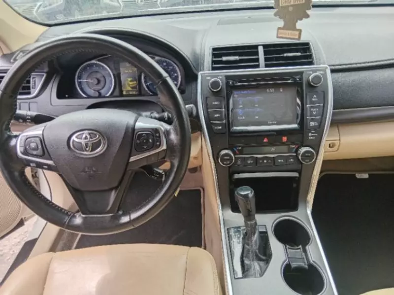 Toyota Camry   - 2014