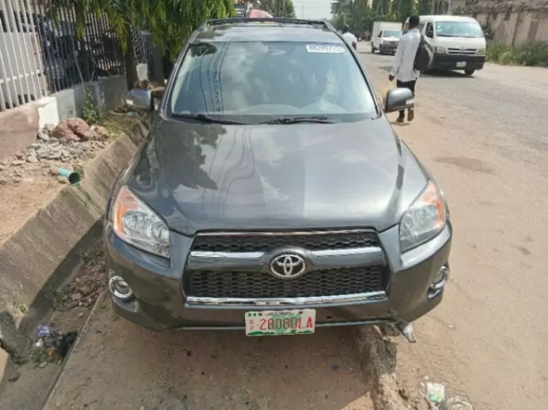 Toyota RAV 4   - 2012