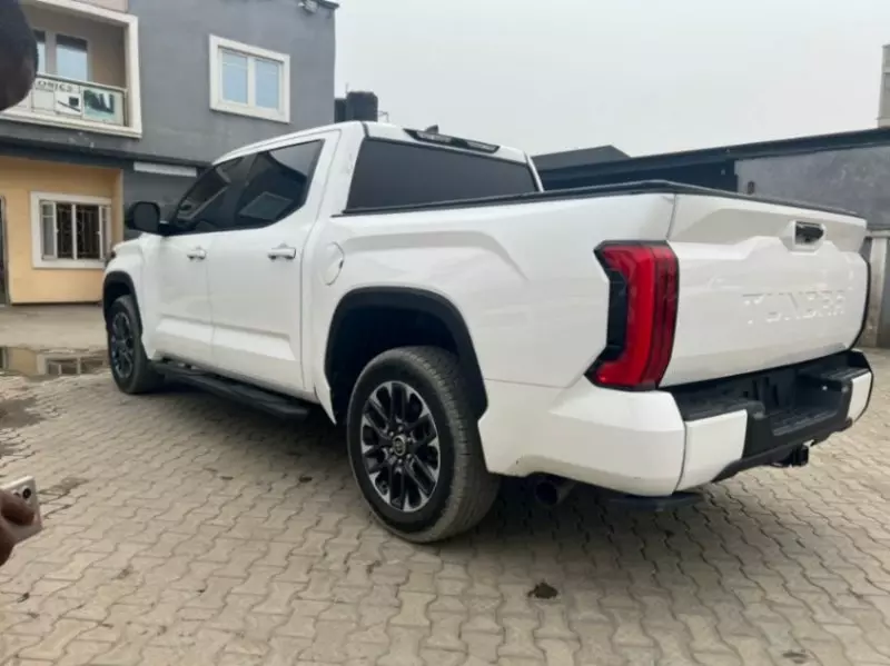 Toyota Tundra   - 2024