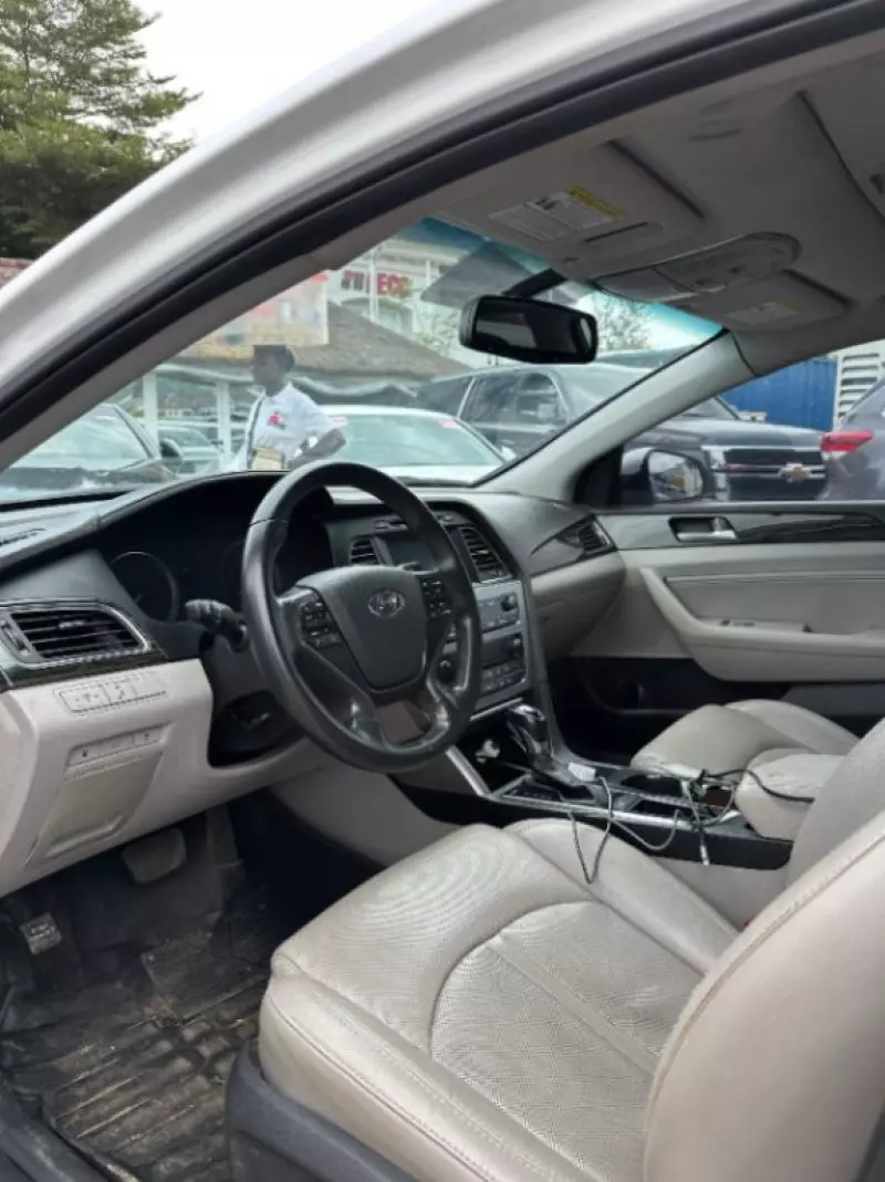 Hyundai Sonata   - 2016