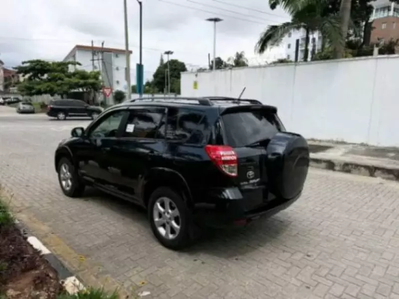 TOYOTA RAV 4   - 2011
