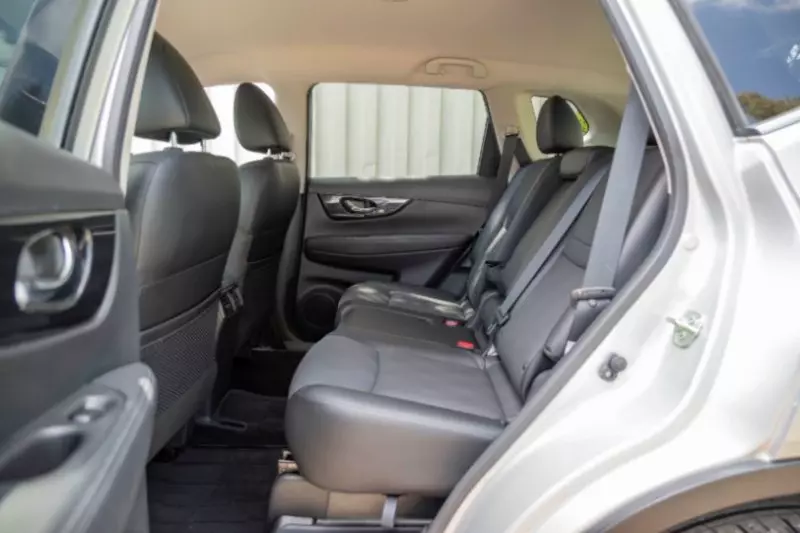 Nissan X-TRAIL    - 2018
