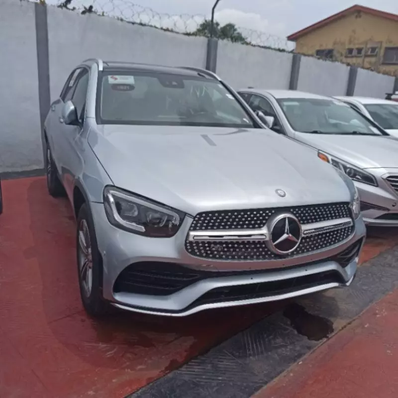 Mercedes-Benz GLC 300 - 2021